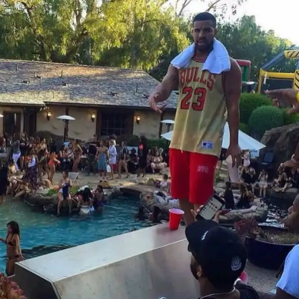 Drake Joins Hip Hop’s Wealthiest Artists with a $60 Million Net Worth (Feb. 2017)